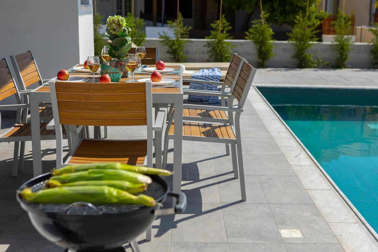 Villa Yria Coral Bay Exteriér fotografie